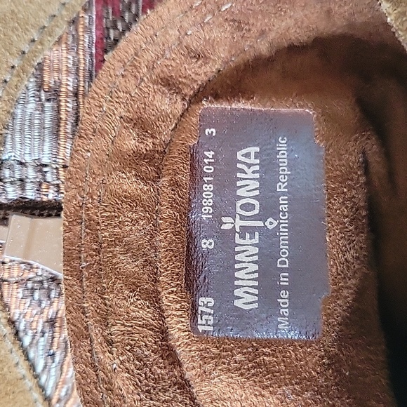 Minnetonka Booties Size 8 - Picture 7 of 11